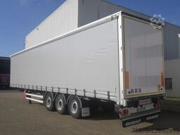 Fruehauf Curtainsider Hard wood floor