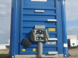 Fruehauf Curtainsider Hard wood floor