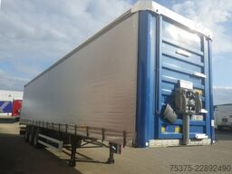 Fruehauf Curtainsider Hard wood floor