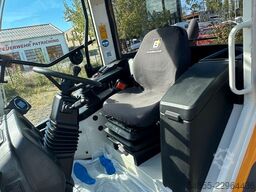 LIEBHERR L506 Compact