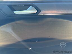 VW Touran 1.5 TSI Active *DSG*7-Sitzer*Navi*ACC*SHZ