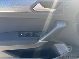 VW Touran 1.5 TSI Active *DSG*7-Sitzer*Navi*ACC*SHZ