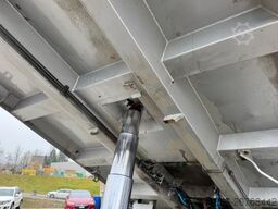 RENAULT C480 8x4 2S Moser