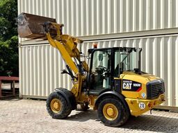 CATERPILLAR 906M / 2017 BJ / Schaufel + Gabel