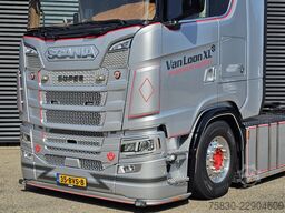 Scania S590 V8 6X4 / 2 TANKS / NL TRUCK! 80T
