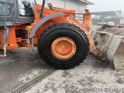Hitachi ZW220