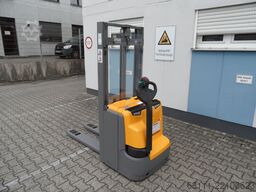 Jungheinrich EJC 112z - Initialhub (Basishub) - 330 Stunden!