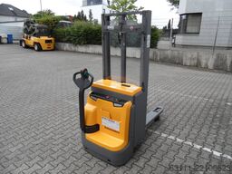 Jungheinrich EJC 112z - Initialhub (Basishub) - 330 Stunden!