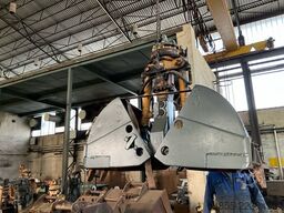LIEBHERR GM8 mit geteilten Schalenträger / 600mm