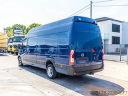 NISSAN NV 400