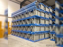 ca. 100,8 lfm Jungheinrich Esmena Höhe : 825 cm , 2100 kg Fachlast