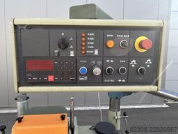 SCM T130NLL