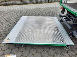 MERCEDES-BENZ 1524 L Koffer 7,35 m mit Tür + LBW 2t