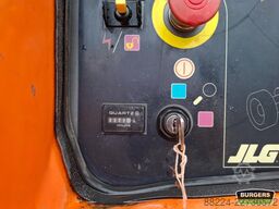 JLG 800AJ