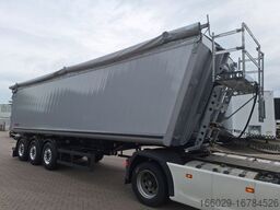 SCHMITZ CARGOBULL Kipper 52m³ mit gekröpftem Chassis