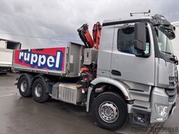 MERCEDES-BENZ Arocs 4   6x4 Dreiseitenkipper mit Ladekran