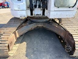 NEW HOLLAND KOBELCO E235SR-1ES