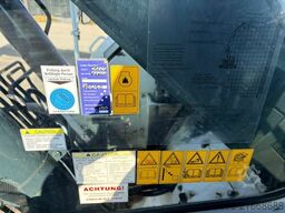 NEW HOLLAND KOBELCO E235SR-1ES