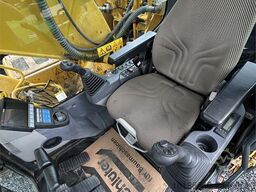 Komatsu HB215LC-3