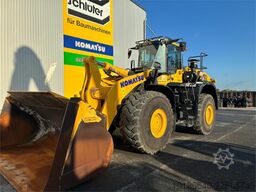 Komatsu WA500-8E0
