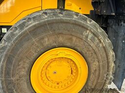 Komatsu WA500-8E0
