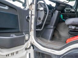 VOLVO FM 330+10 pneus/tires-intarder