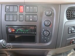 DAF LF 210 FA Bakwagen + Dhollandia 2000 kg klep ex...