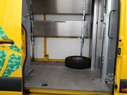 Mercedes-Benz eSprinter 312 DHL Regal KEP-Ausbau
