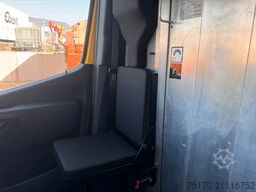 Mercedes-Benz eSprinter 312 DHL Regal KEP-Ausbau