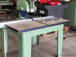 DeWalt Radialarmkreissäge 300 mm Sägeblatt / 900 mm