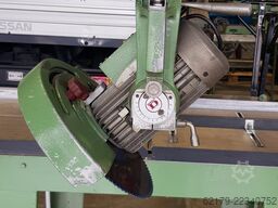 DeWalt Radialarmkreissäge 300 mm Sägeblatt / 900 mm