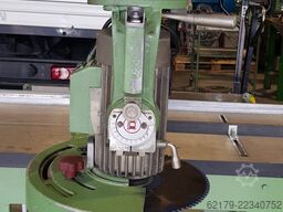 DeWalt Radialarmkreissäge 300 mm Sägeblatt / 900 mm