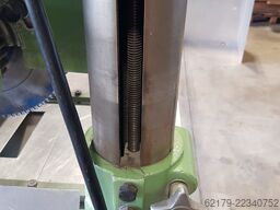 DeWalt Radialarmkreissäge 300 mm Sägeblatt / 900 mm