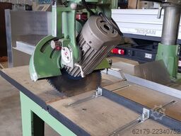 DeWalt Radialarmkreissäge 300 mm Sägeblatt / 900 mm