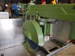 DeWalt Radialarmkreissäge 300 mm Sägeblatt / 900 mm