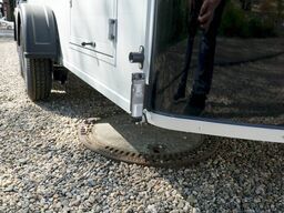 Cheval Liberte DEBON C700 ALU ROADSTER ST 376X179X201CM 2600KG