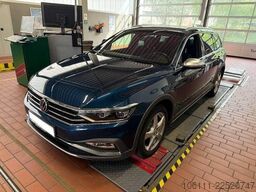 Microbuz VW Passat Variant Alltrack 4Motion 2.0 TDI HeadUP