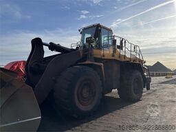 Komatsu WA600-8E0
