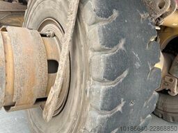 Komatsu HD605-5A