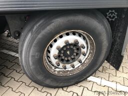 Schmitz Cargobull SCB S3B / Box Trailer / Loadlift 2000 kg / APK ...