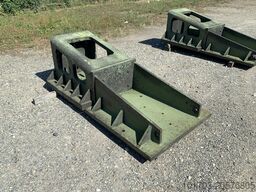 Paire d'équerres en fonte 2075 x 1000 x 700 mm