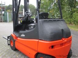 Linde E25-02