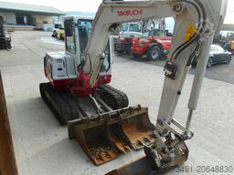 Takeuchi TB 250 mit POWERTILT