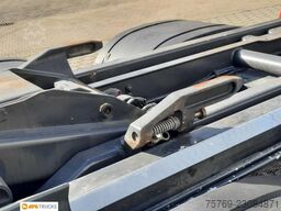 MERCEDES-BENZ 2542 L 6X2 AROCS Meiller 21.65 Lenkachse