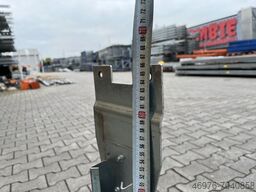 Gesamtbreite: 275 mm/ Höhe min: 660 mm/ max. 900 mm