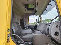 DAF CF 220 CARRIER LIFT DOORS