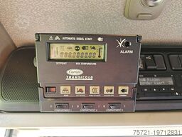 DAF CF 220 CARRIER LIFT DOORS