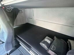 MAN TGL 8210 Koffer original 217.508 km