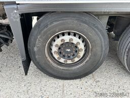 Schmitz Cargobull SCB S3B / Box / Loadlift / Disk / APK TUV 06-27