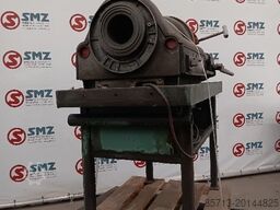 Diversen Occ draadsnijmachine met werkbank en toebehoren Ri